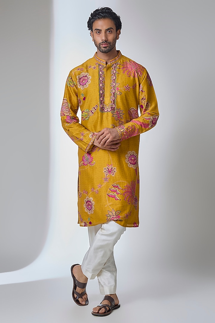 Regal Yellow Silk Chanderi Kurta by Siddhartha Bansal Men at Pernia's Pop Up Shop