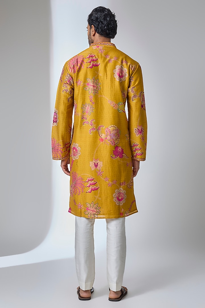 Regal Yellow Silk Chanderi Kurta by Siddhartha Bansal Men at Pernia's Pop Up Shop