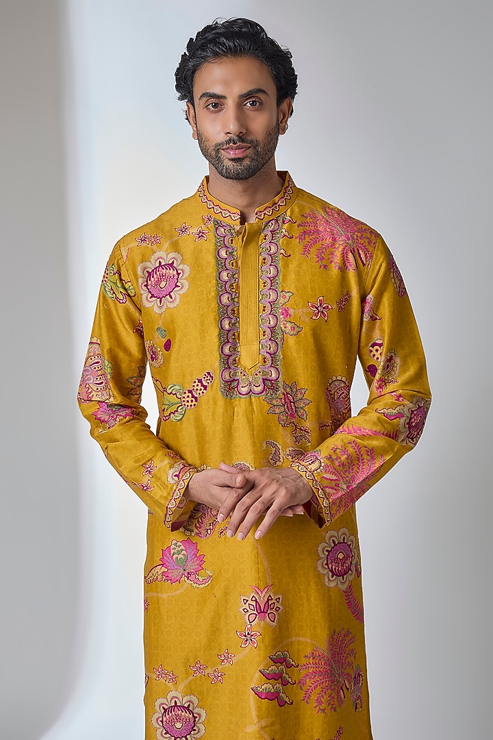 Regal Yellow Silk Chanderi Kurta by Siddhartha Bansal Men at Pernia's Pop Up Shop