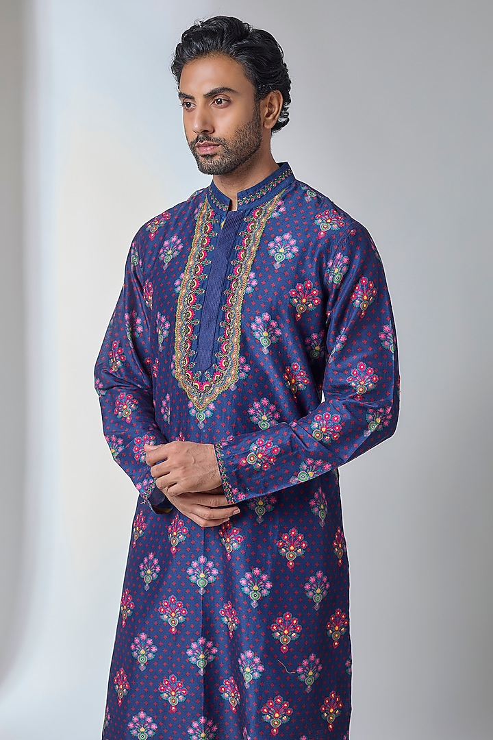 Royal Indigo Silk Chanderi Kurta by Siddhartha Bansal Men at Pernia's Pop Up Shop