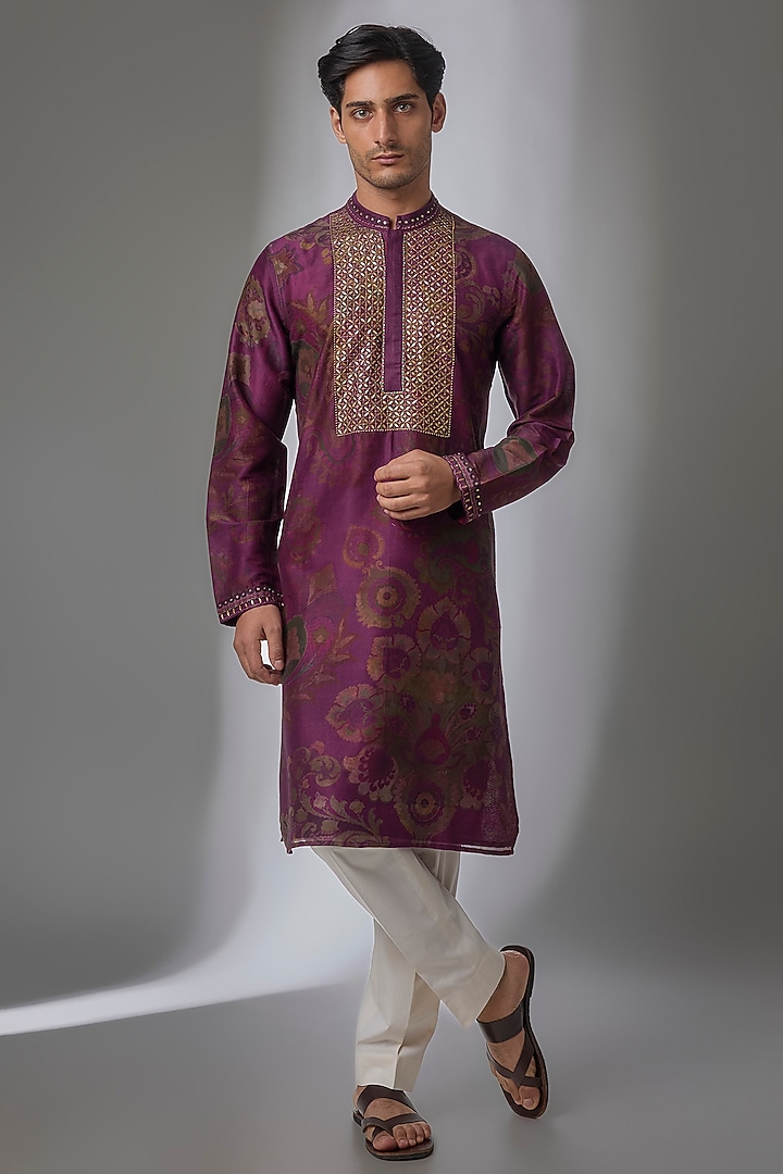 Calestial Plum Chanderi Cotton Embroidered Kurta by Siddhartha Bansal Men at Pernia's Pop Up Shop