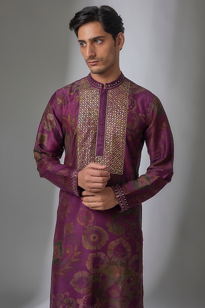Calestial Plum Chanderi Cotton Embroidered Kurta by Siddhartha Bansal Men at Pernia's Pop Up Shop