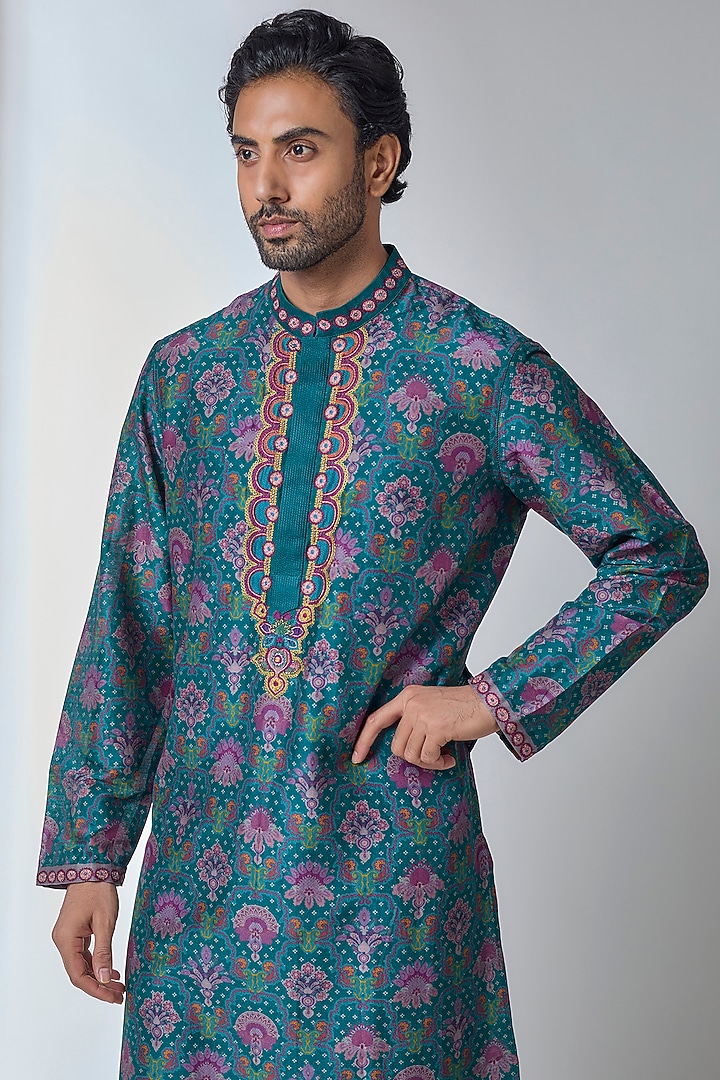 Turquoise Blue Silk Chanderi Kurta by Siddhartha Bansal Men at Pernia's Pop Up Shop