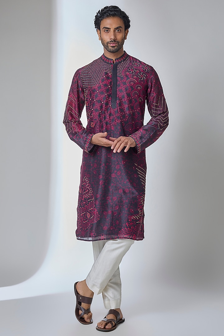 Black-Plum Silk Chanderi Kurta by Siddhartha Bansal Men at Pernia's Pop Up Shop