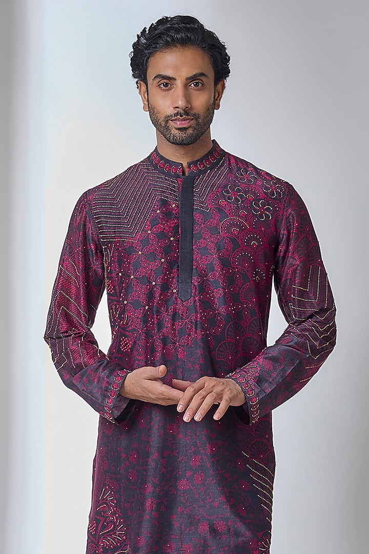 Black-Plum Silk Chanderi Kurta by Siddhartha Bansal Men at Pernia's Pop Up Shop