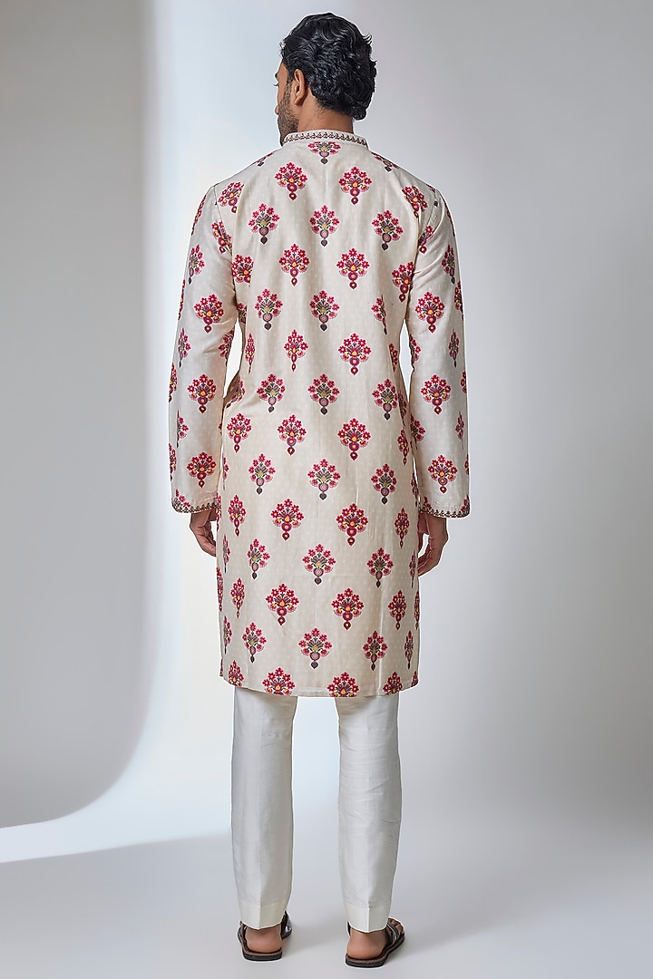 Ivory Silk Chanderi Kurta by Siddhartha Bansal Men at Pernia's Pop Up Shop