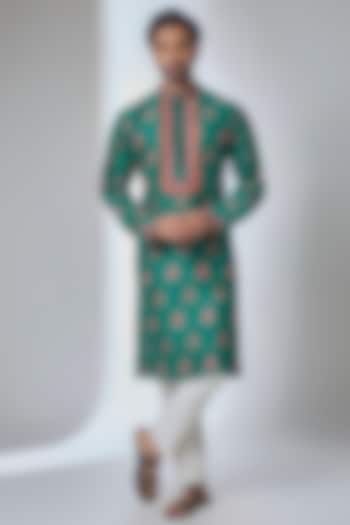 Forest Green Silk Chanderi Kurta by Siddhartha Bansal Men at Pernia's Pop Up Shop