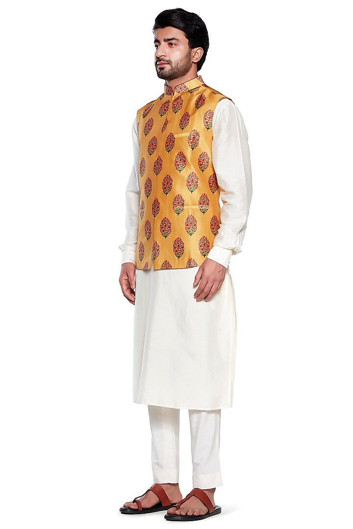 Yellow Dupion Floral Printed Bundi Jacket by Siddhartha Bansal Men at Pernia's Pop Up Shop