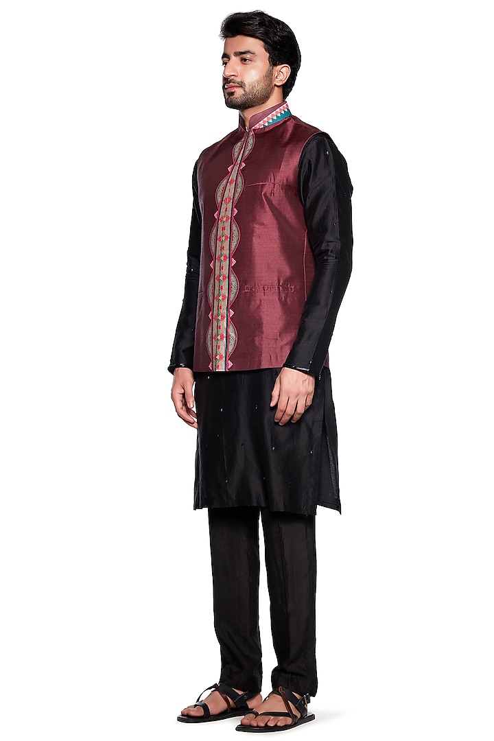 Maroon Dupion Chintz Bundi Jacket by Siddhartha Bansal Men at Pernia's Pop Up Shop
