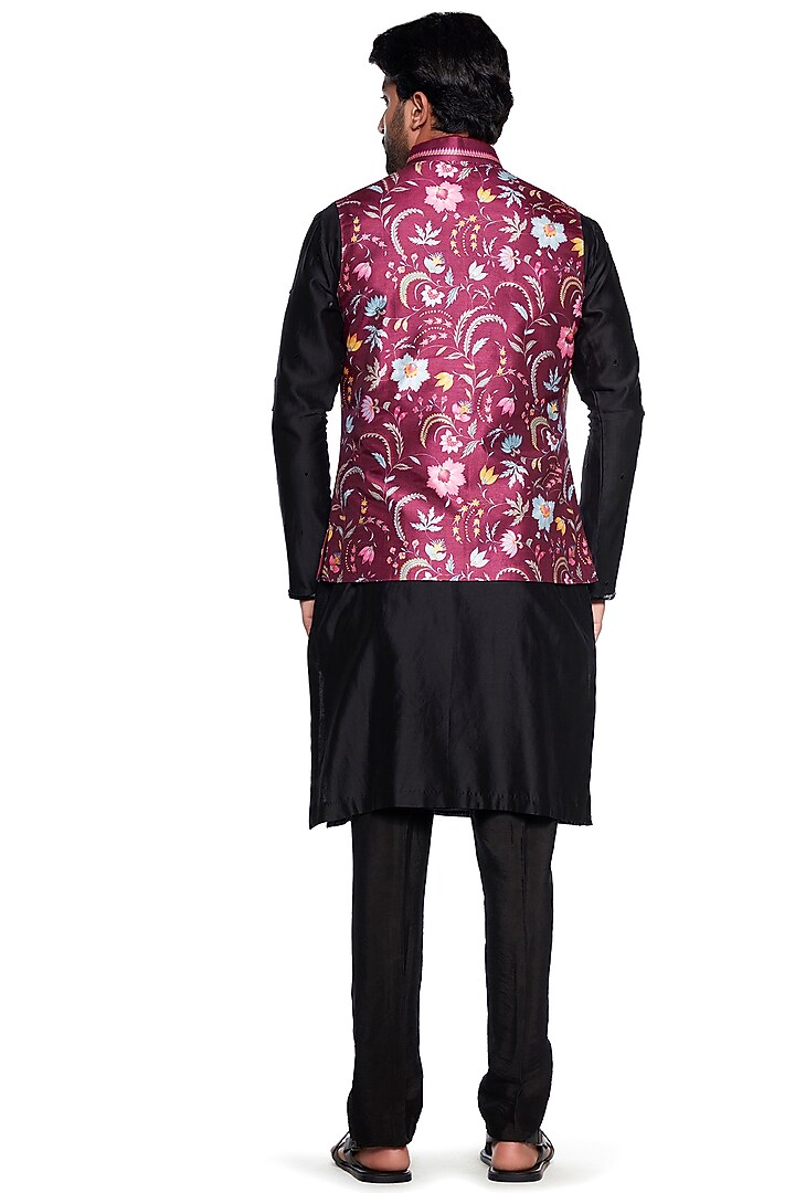 Maroon Dupion Chintz Bundi Jacket by Siddhartha Bansal Men at Pernia's Pop Up Shop