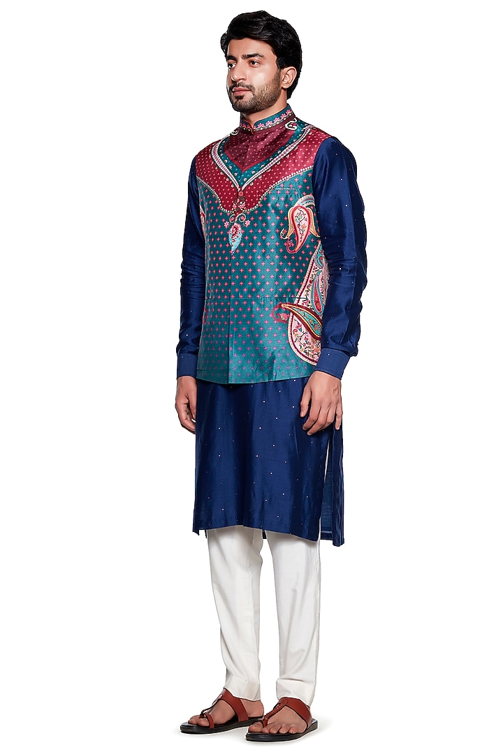 Maroon & Blue Dupion Paisley Bundi Jacket by Siddhartha Bansal Men at Pernia's Pop Up Shop