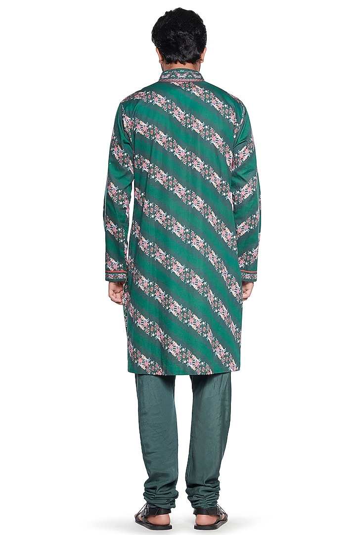 Green Cotton Satin Kurta Set by Siddhartha Bansal Men at Pernia's Pop Up Shop