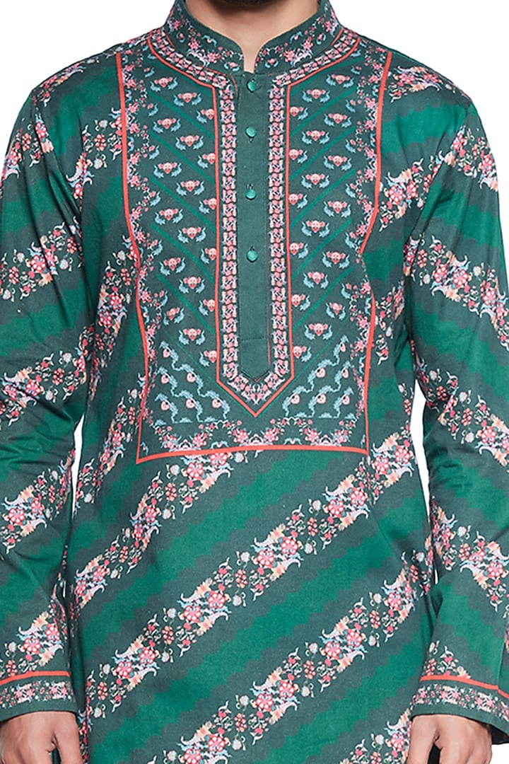 Green Cotton Satin Kurta Set by Siddhartha Bansal Men at Pernia's Pop Up Shop