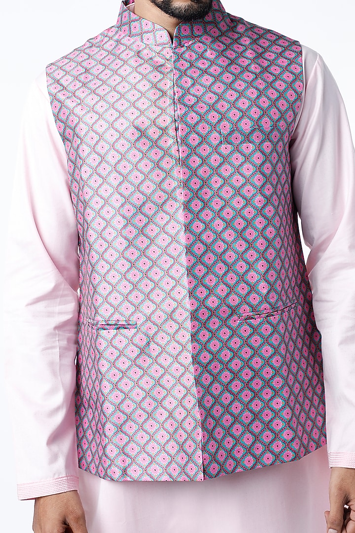 Powder Pink Kurta Set With Bundi Jacket by Siddhartha Bansal Men at Pernia's Pop Up Shop