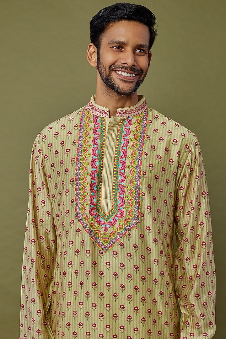 Lime Green Cotton Chanderi Digital Printed Kurta Set by Siddhartha Bansal Men at Pernia's Pop Up Shop