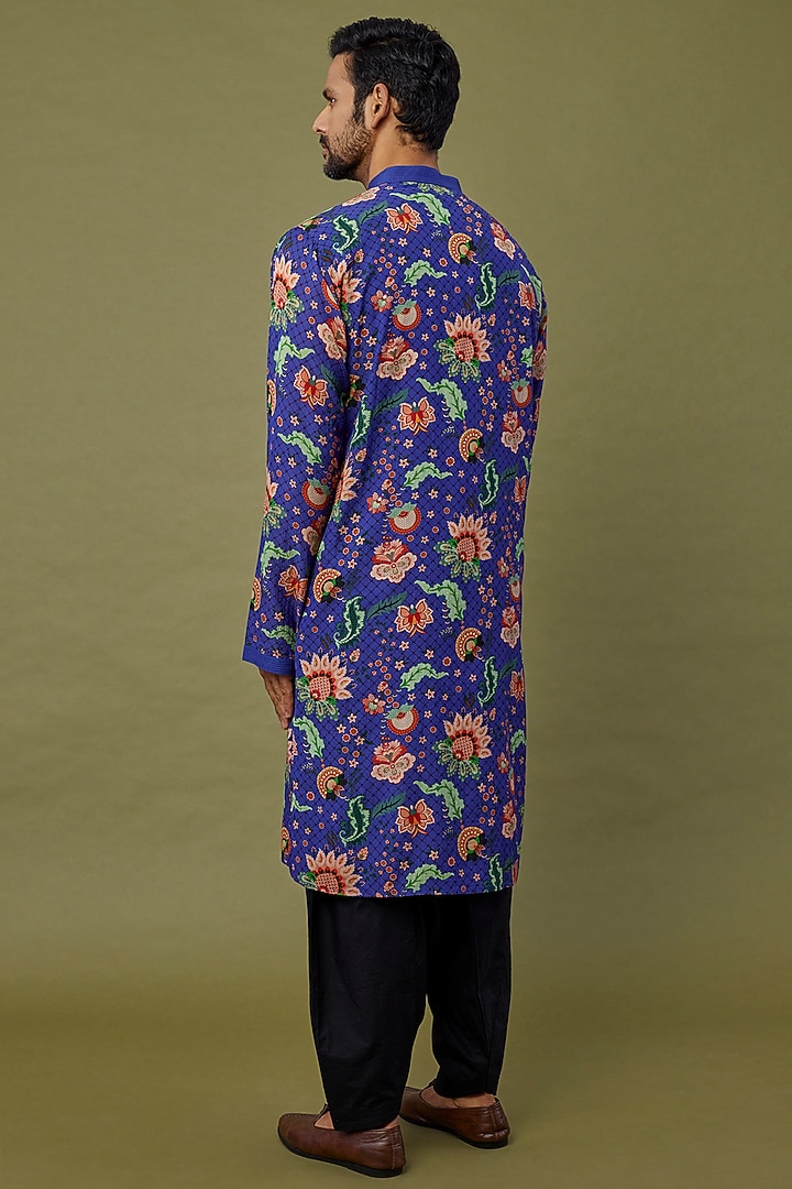 Cobalt Blue Digital Printed Kurta Set by Siddhartha Bansal Men at Pernia's Pop Up Shop