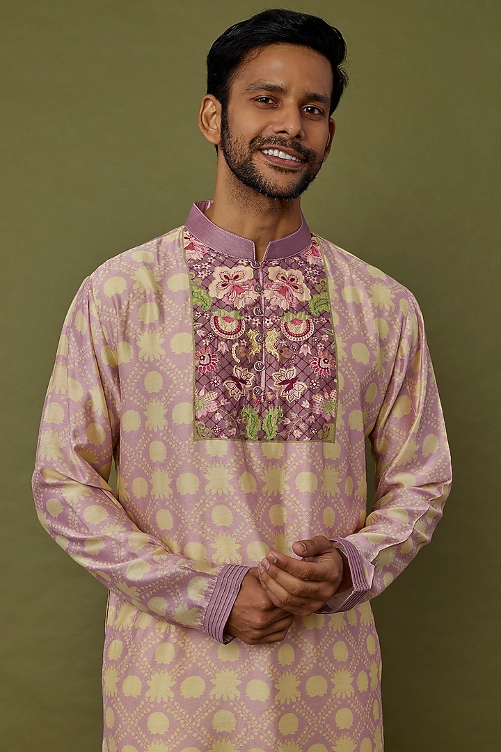 Lilac Digital Printed Kurta Set by Siddhartha Bansal Men at Pernia's Pop Up Shop