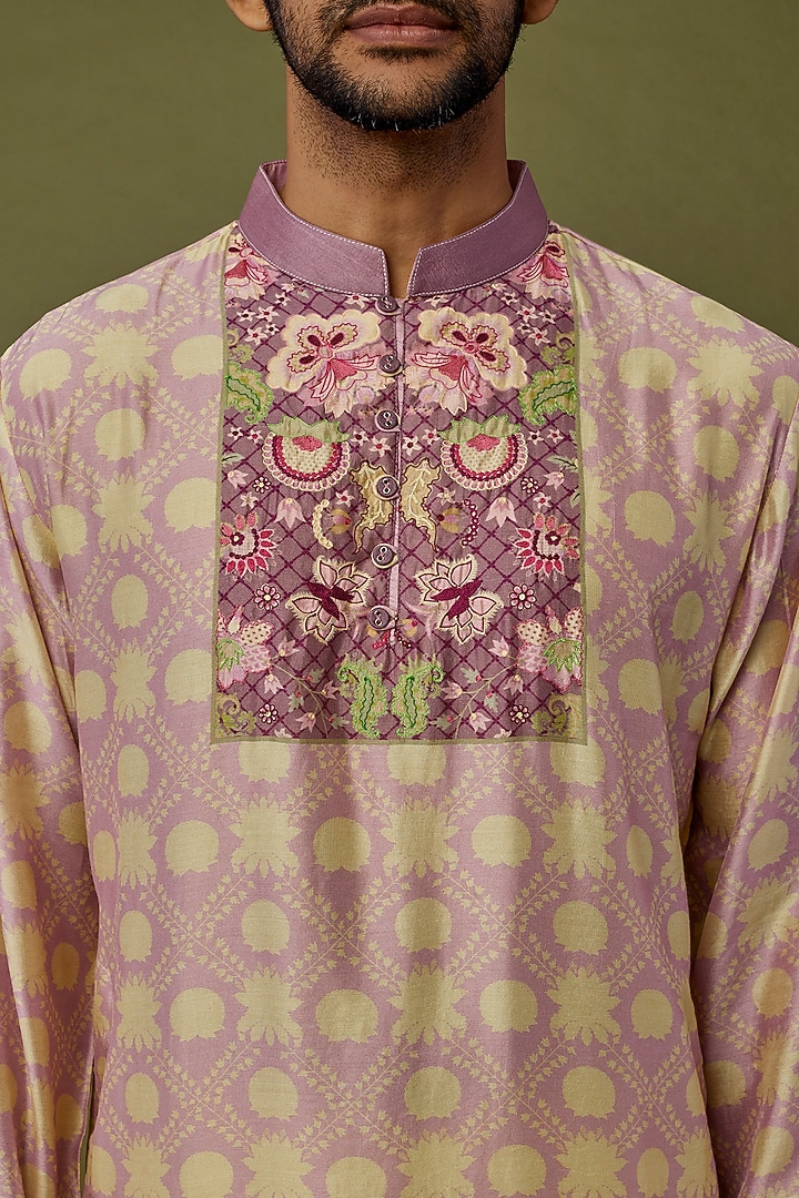 Lilac Digital Printed Kurta Set by Siddhartha Bansal Men at Pernia's Pop Up Shop