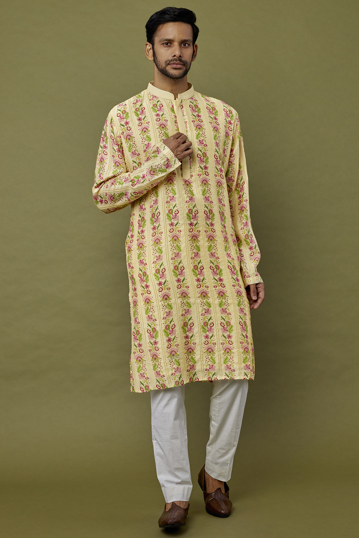 Yellow Cotton Chanderi Digital Printed Kurta Set by Siddhartha Bansal Men at Pernia's Pop Up Shop