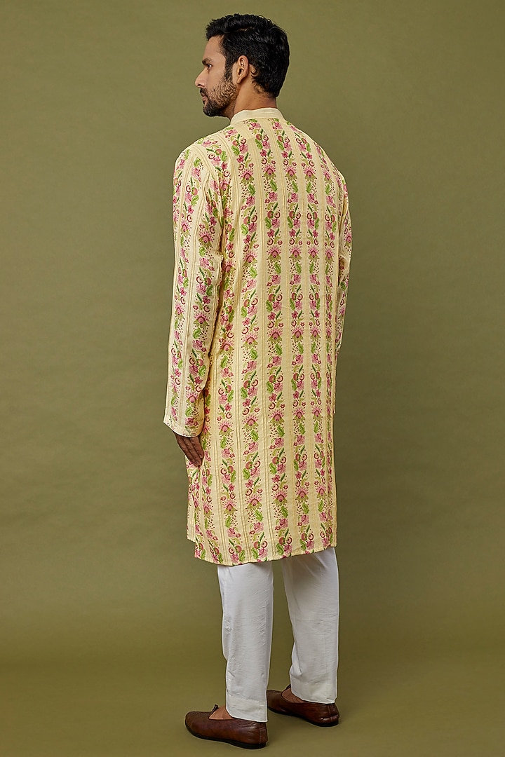 Yellow Cotton Chanderi Digital Printed Kurta Set by Siddhartha Bansal Men at Pernia's Pop Up Shop