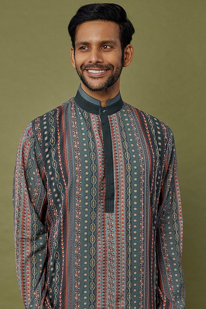 Grey Printed Kurta Set by Siddhartha Bansal Men at Pernia's Pop Up Shop