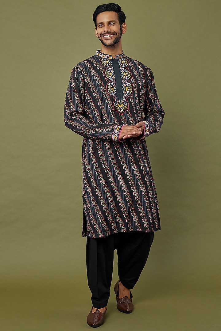 Charcoal Blue Digital Printed Kurta Set by Siddhartha Bansal Men at Pernia's Pop Up Shop