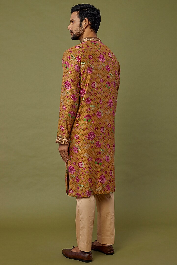 Brown Printed Kurta Set by Siddhartha Bansal Men at Pernia's Pop Up Shop