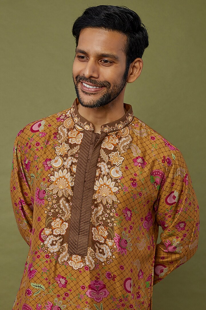 Brown Printed Kurta Set by Siddhartha Bansal Men at Pernia's Pop Up Shop