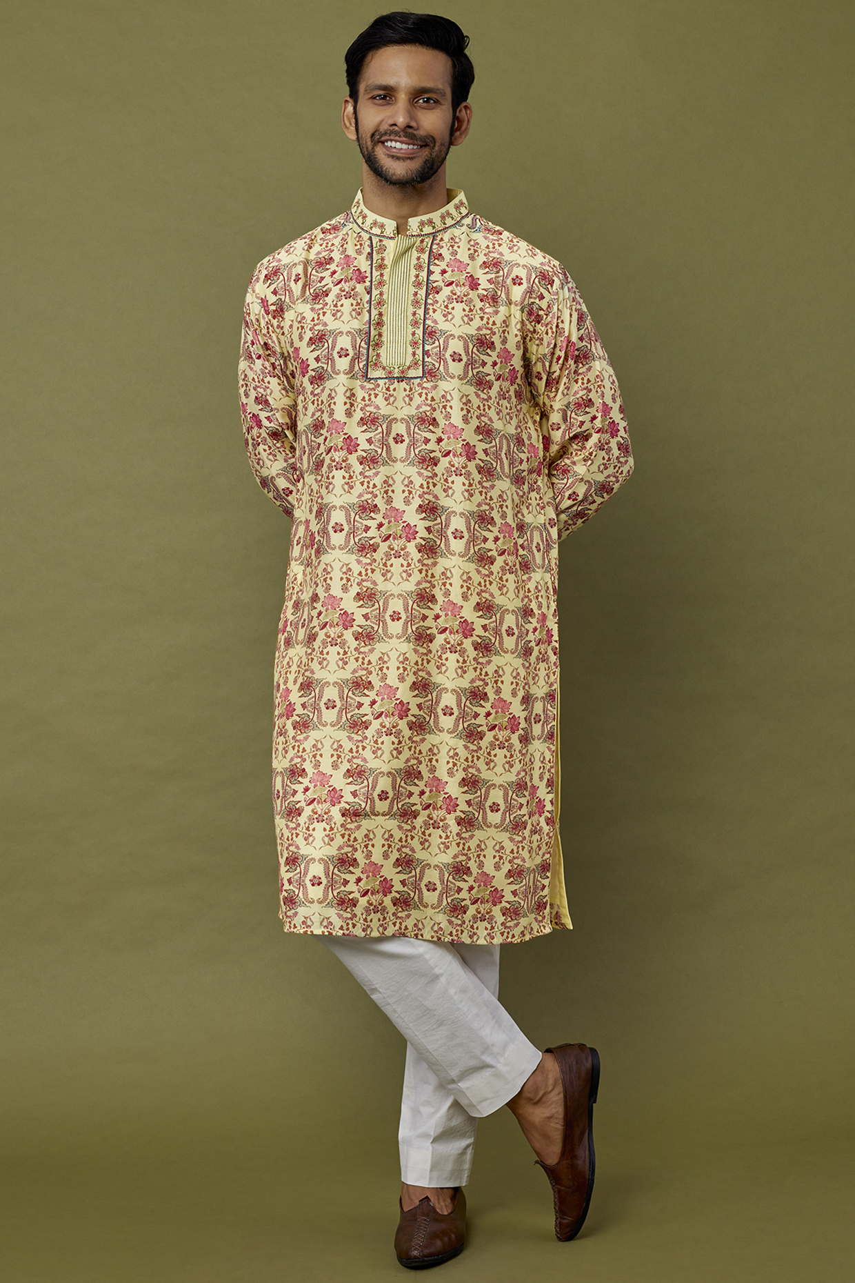 Yellow Cotton Chanderi Printed & Embroidered Kurta Set by Siddhartha Bansal Men at Pernia's Pop Up Shop