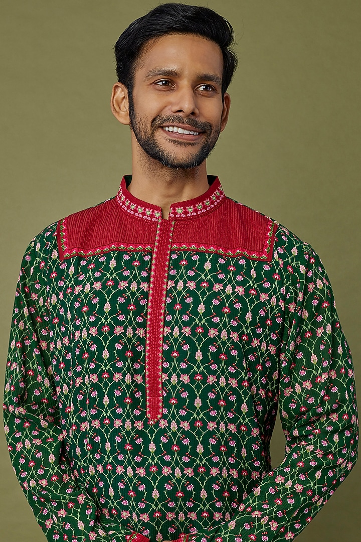 Emerald Green Viscose Stripe Digital Printed & Embroidered Kurta Set by Siddhartha Bansal Men at Pernia's Pop Up Shop