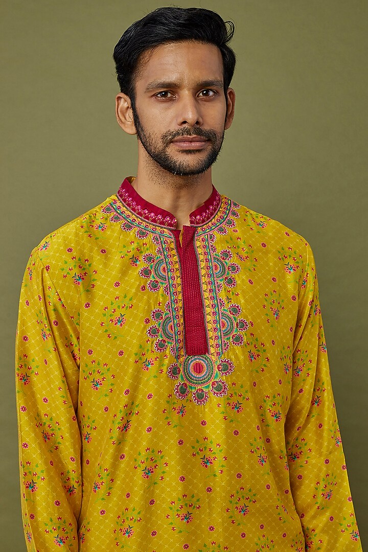 Yellow Cotton Chanderi Dori Embroidered Kurta Set by Siddhartha Bansal Men at Pernia's Pop Up Shop