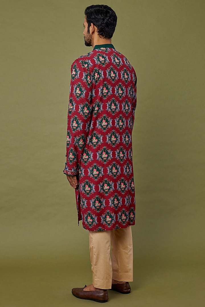 Red Embroidered Kurta Set by Siddhartha Bansal Men at Pernia's Pop Up Shop