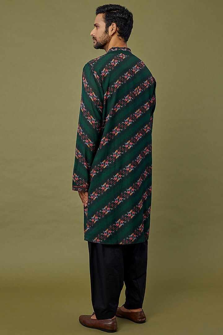 Emerald Green Viscose Stripe Digital Printed Kurta Set by Siddhartha Bansal Men at Pernia's Pop Up Shop