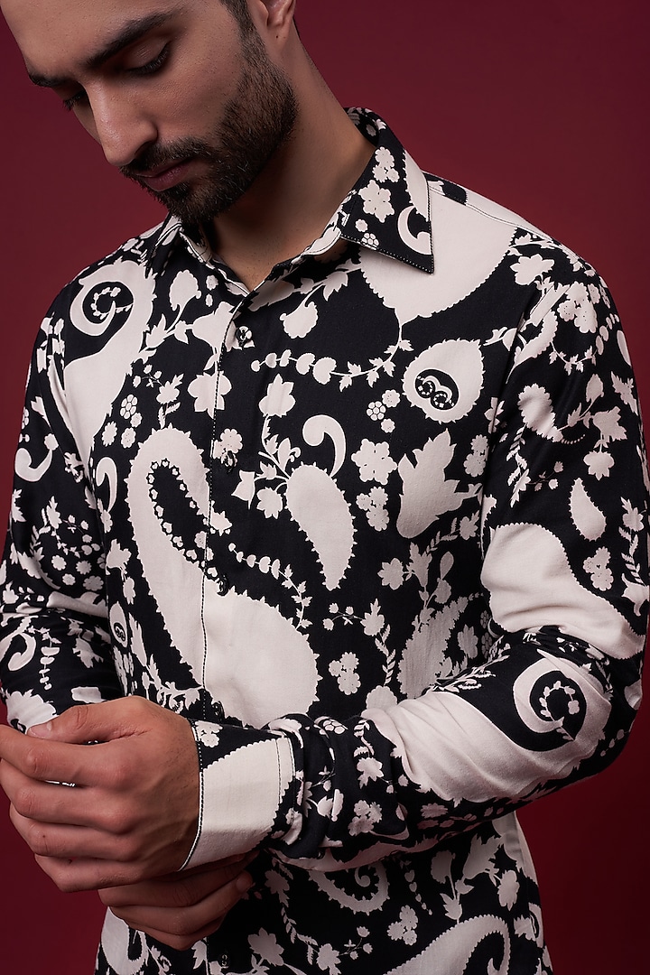 Black & White Cotton Satin Paisley Digital Printed Party Wear Shirt by Siddhartha Bansal Men at Pernia's Pop Up Shop