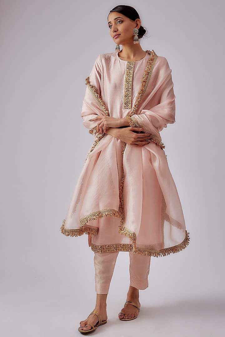 Baby Pink Chanderi Embroidered Kurta Set by Shalini Dokania