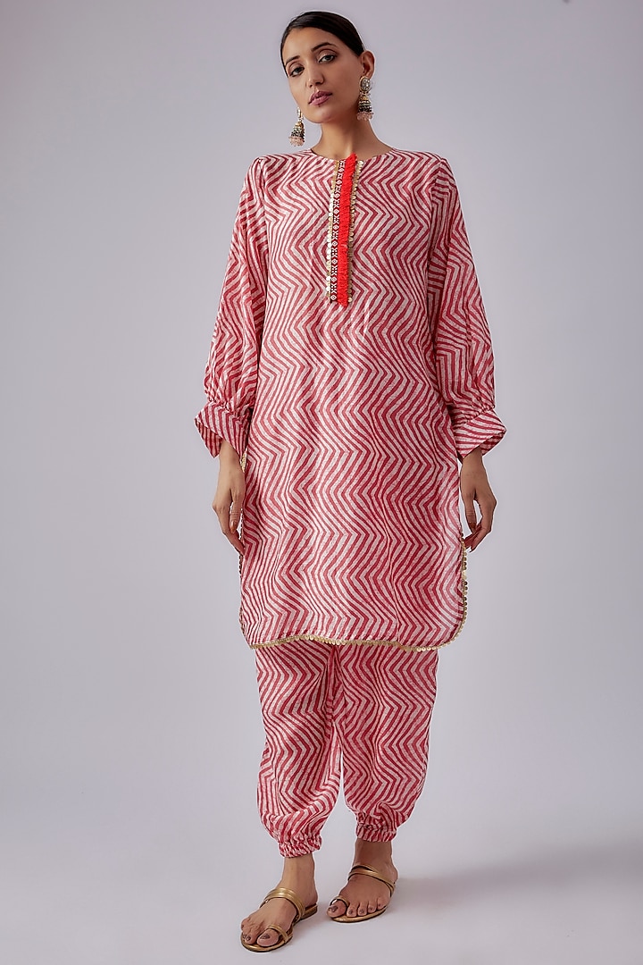 Red Silk Muslin Printed Kurta Set by Shalini Dokania at Pernia's Pop Up Shop