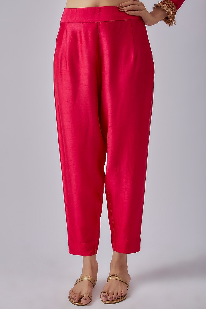 Rani Pink Chanderi Embroidered Kurta Set by Shalini Dokania at Pernia's Pop Up Shop