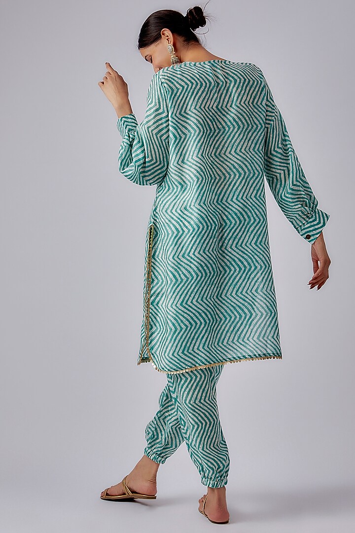 Blue Silk Muslin Printed & Embroidered Kurta Set by Shalini Dokania at Pernia's Pop Up Shop