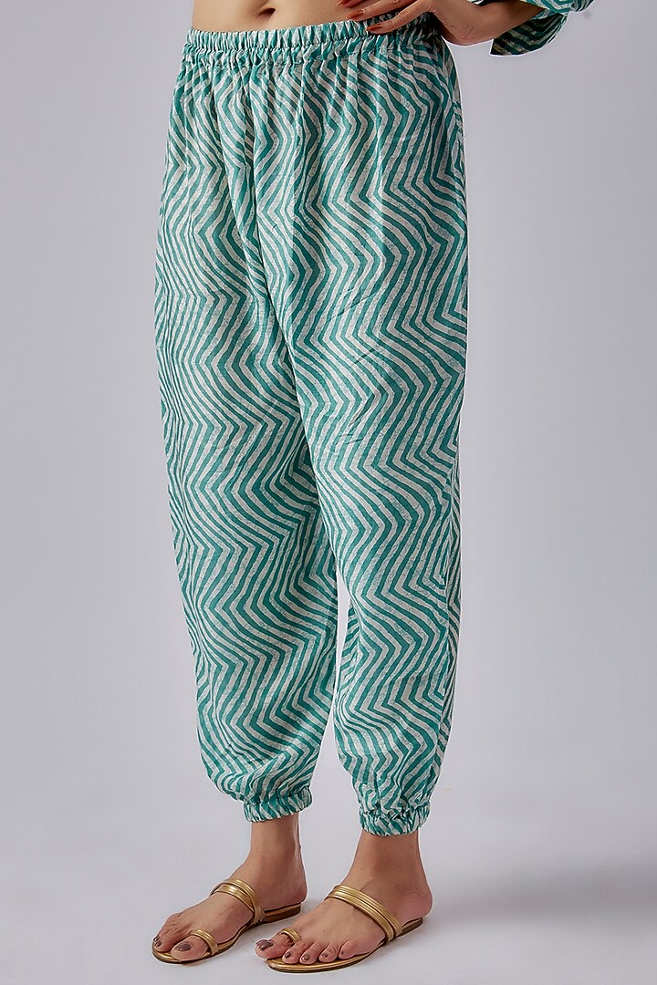 Blue Silk Muslin Printed & Embroidered Kurta Set by Shalini Dokania at Pernia's Pop Up Shop