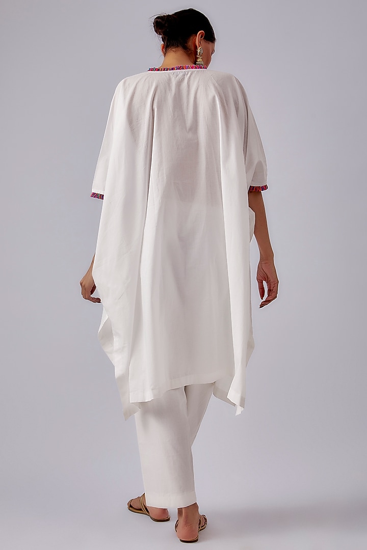 White Cotton Embroidered Kaftan Set by Shalini Dokania at Pernia's Pop Up Shop