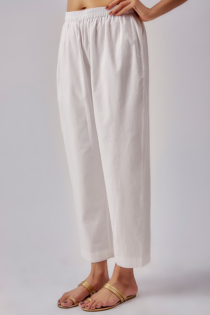 White Cotton Embroidered Kaftan Set by Shalini Dokania at Pernia's Pop Up Shop