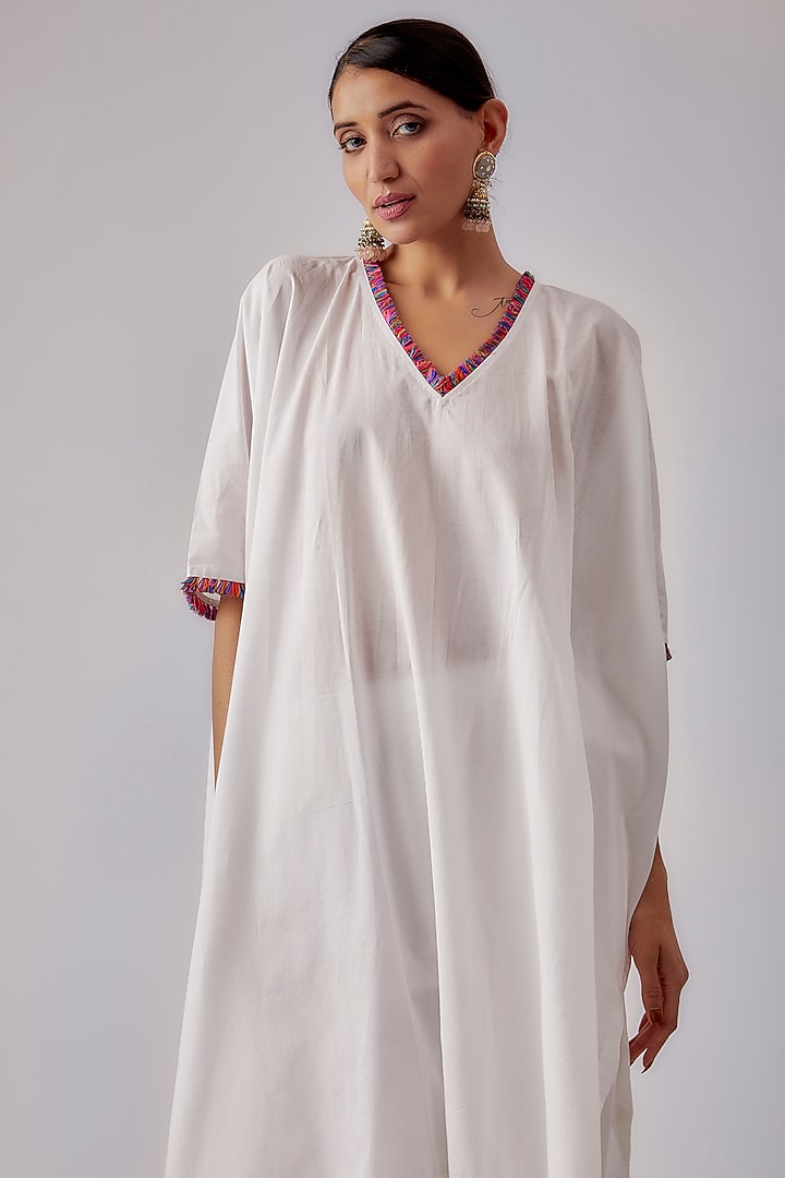 White Cotton Embroidered Kaftan Set by Shalini Dokania at Pernia's Pop Up Shop