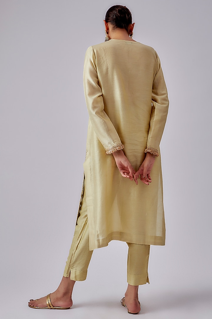Cream Chanderi Embroidered Kurta Set by Shalini Dokania at Pernia's Pop Up Shop