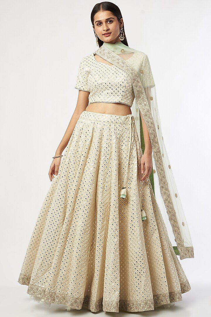 Off-White Embroidered Wedding Lehenga Set by Shalini Dokania at Pernia's Pop Up Shop