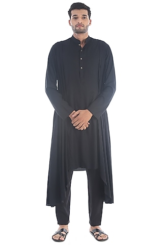 Black Draped Pleated Kurta by Sadan Pande Men