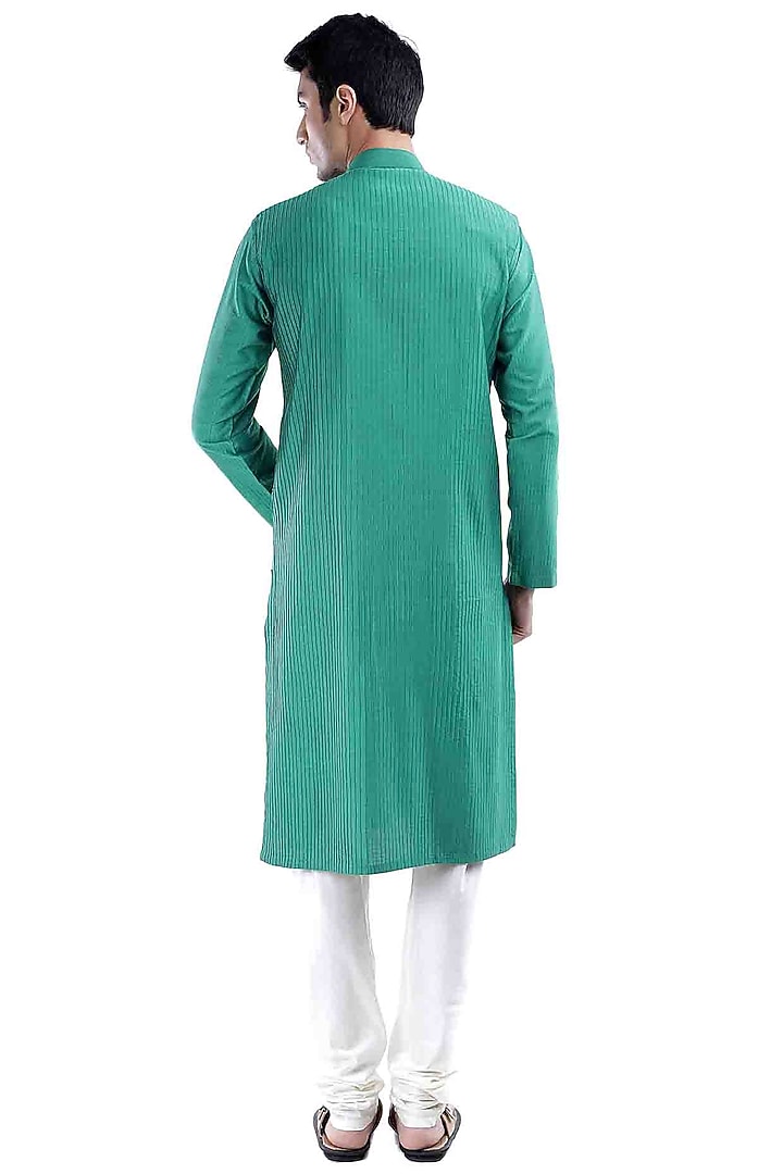 Blue Kurta Set With Space Tucks by Sadan Pande Men at Pernia's Pop Up Shop