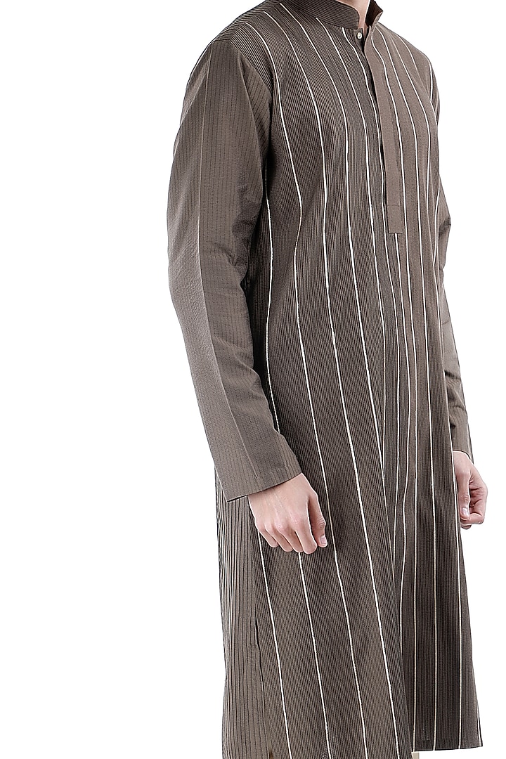 Brown Embroidered Kurta Set by Sadan Pande Men at Pernia's Pop Up Shop
