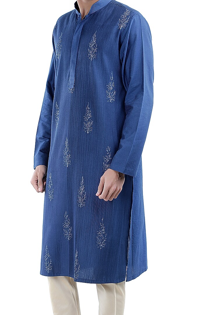Blue Embroidered Kurta Set by Sadan Pande Men at Pernia's Pop Up Shop