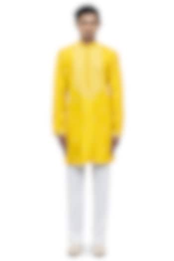 Yellow Silk Hand Embroidered Kurta Set by SDS by KUSHAL SHAH at Pernia's Pop Up Shop