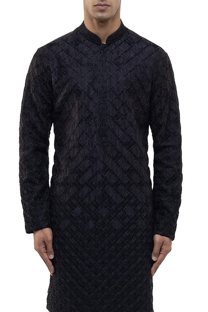 Black Silk Thread Embroidered Kurta Set by SDS by KUSHAL SHAH at Pernia's Pop Up Shop